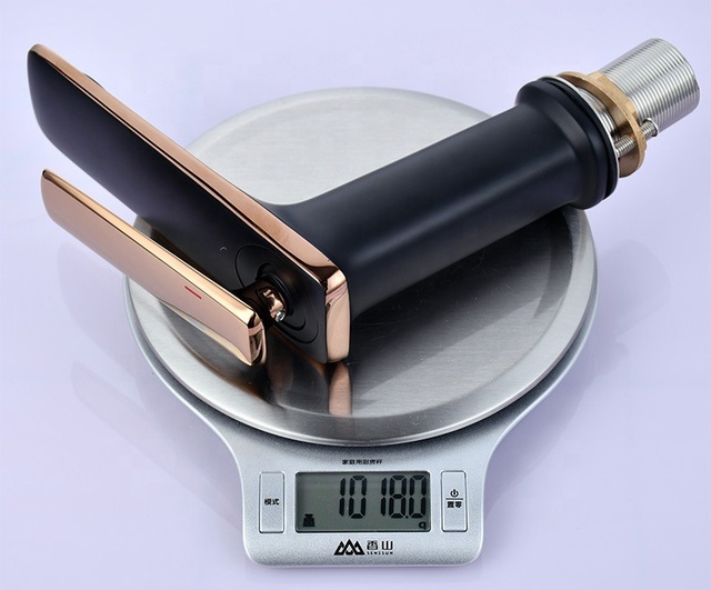 New Fashion Hot Sell Fancy High End Brass Bathroom Black and Gold