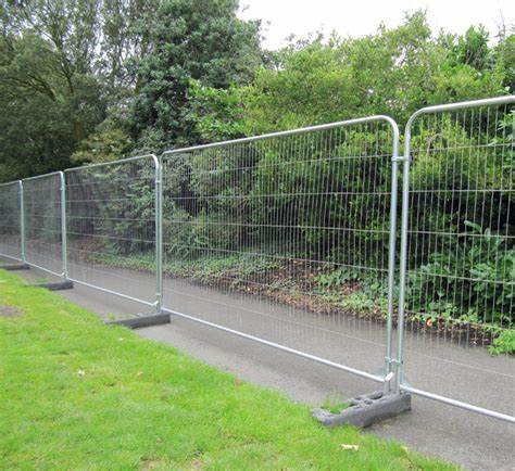 Heras Fencing 3.5m X 2m Hot Dip Galvanized Round Top Temporary Fencing Panel