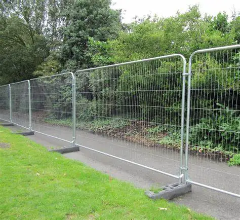 Heras Fencing 3.5m X 2m Hot Dip Galvanized Round Top Temporary Fencing Panel